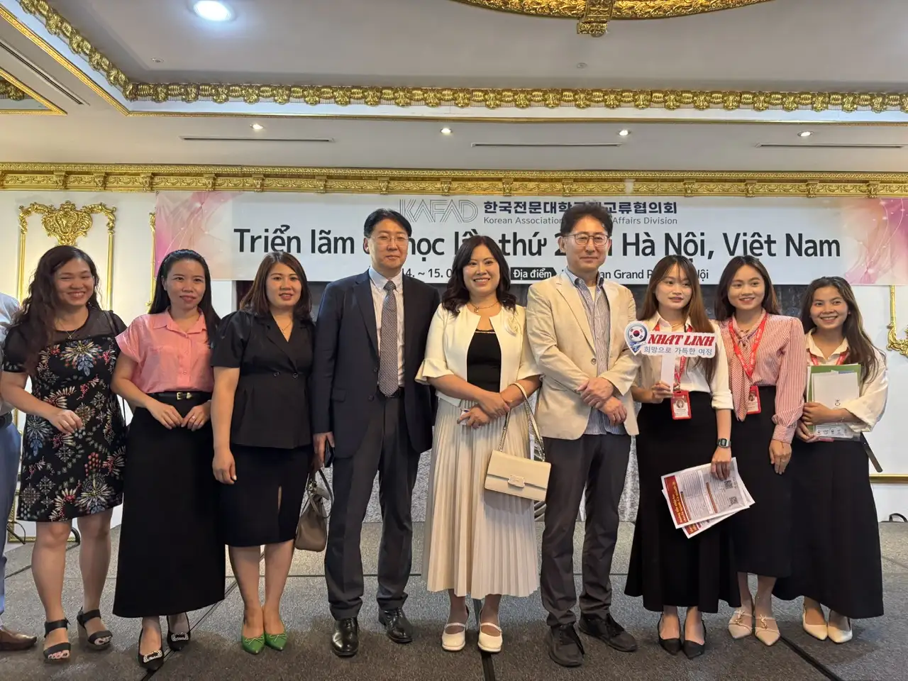 Trang Chủ